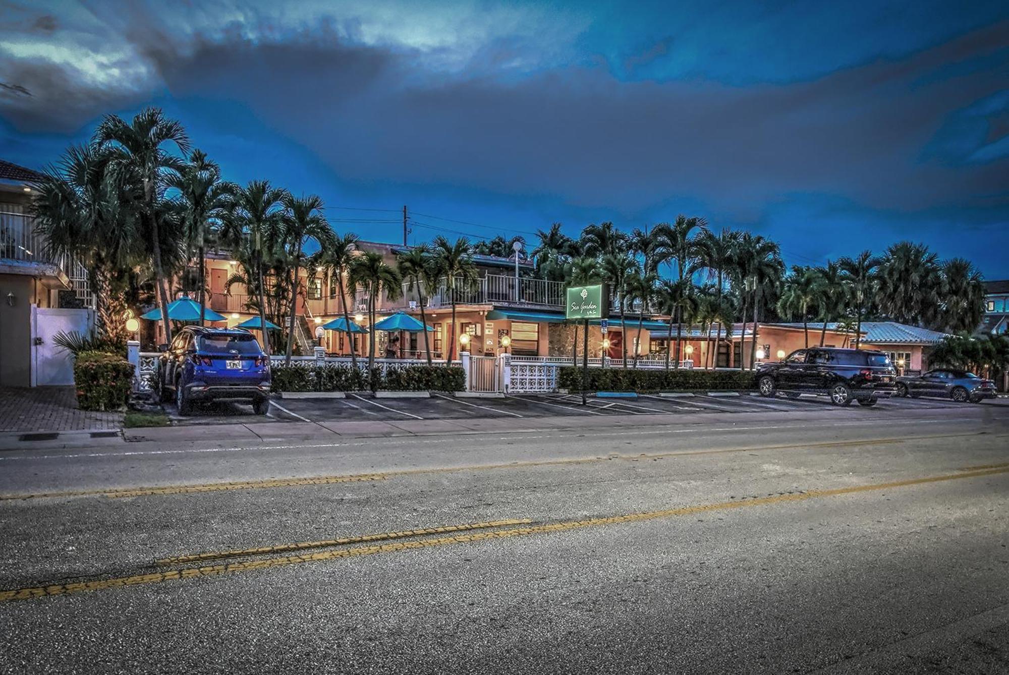 Sea Garden By The Sea Hotel Lauderdale-by-the-Sea Bagian luar foto